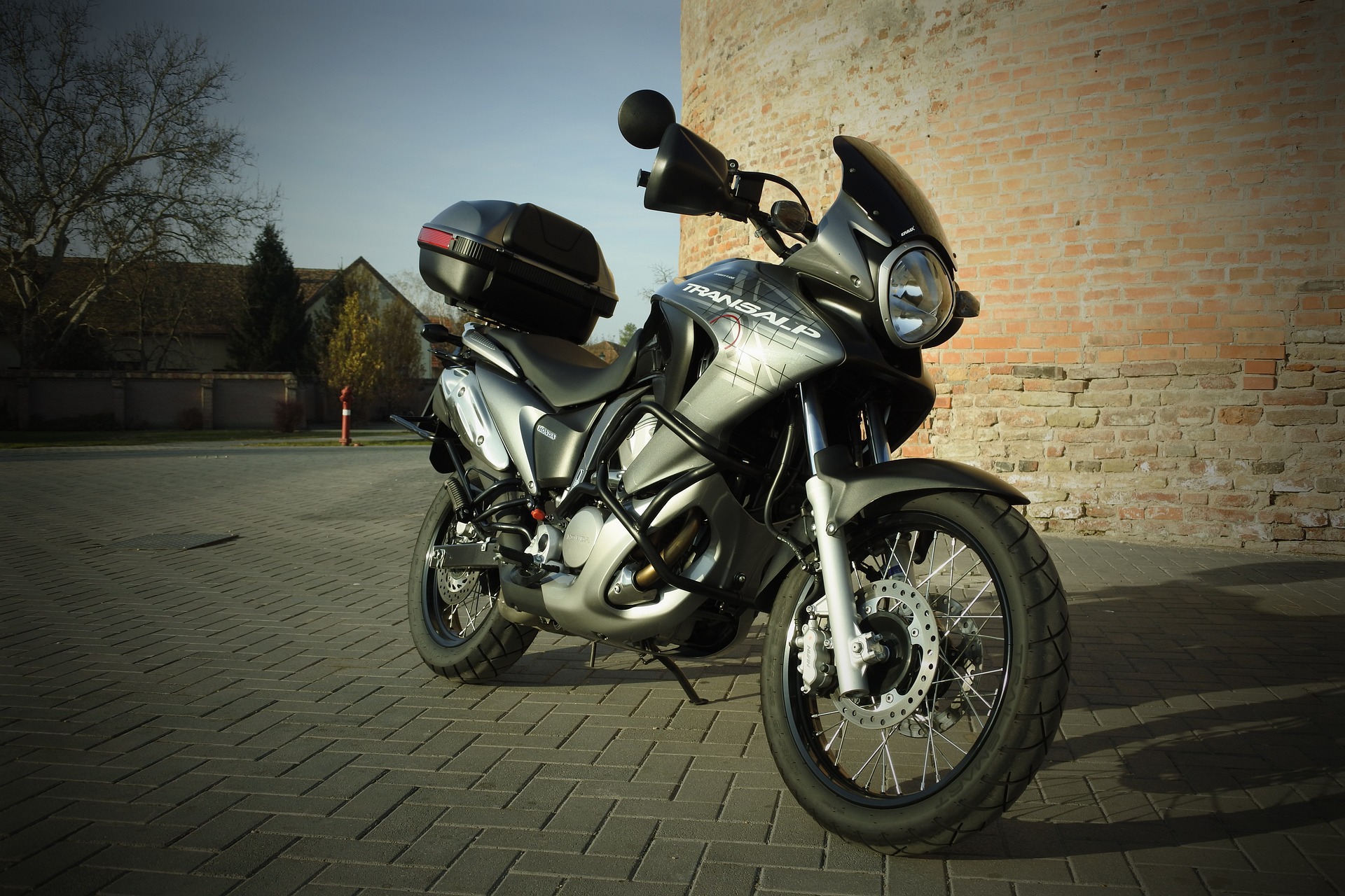 image de moto illustrant la nouvelle Honda XL 750 Transalp